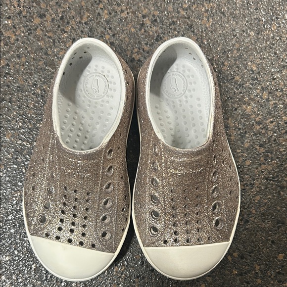Native Kids Glittery Slip-On Sneakers - Picture 6 of 7